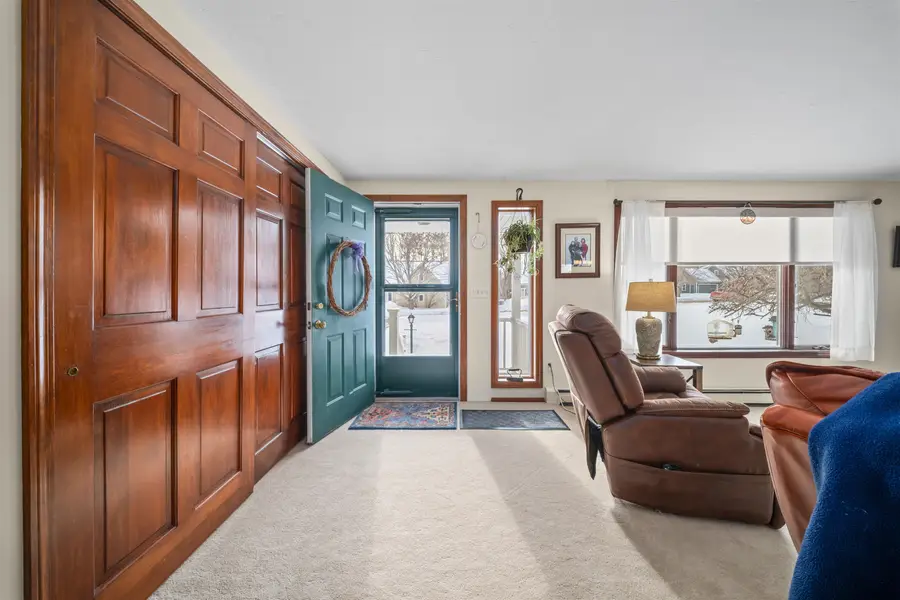 28 Village Court, Laconia, NH 03246 - Image #2