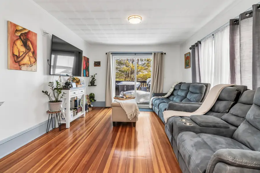 10 Millville Street, Salem, NH 03079 - Image #2