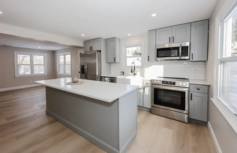 6 Mountain View Street, Nashua, NH 03060 - #2