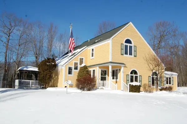32 Lindsay Road, Hooksett, NH 03106