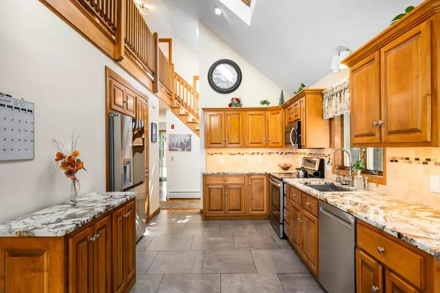 32 Lindsay Road, Hooksett, NH 03106 - #3