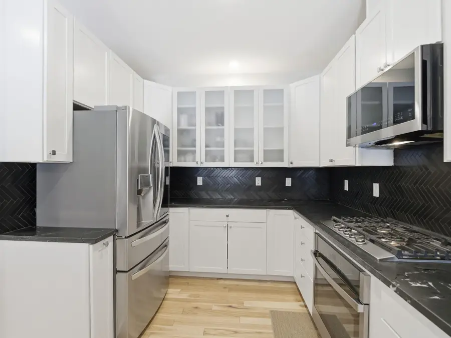 4 Wilshire Lane, Pelham, NH 03076 - #3