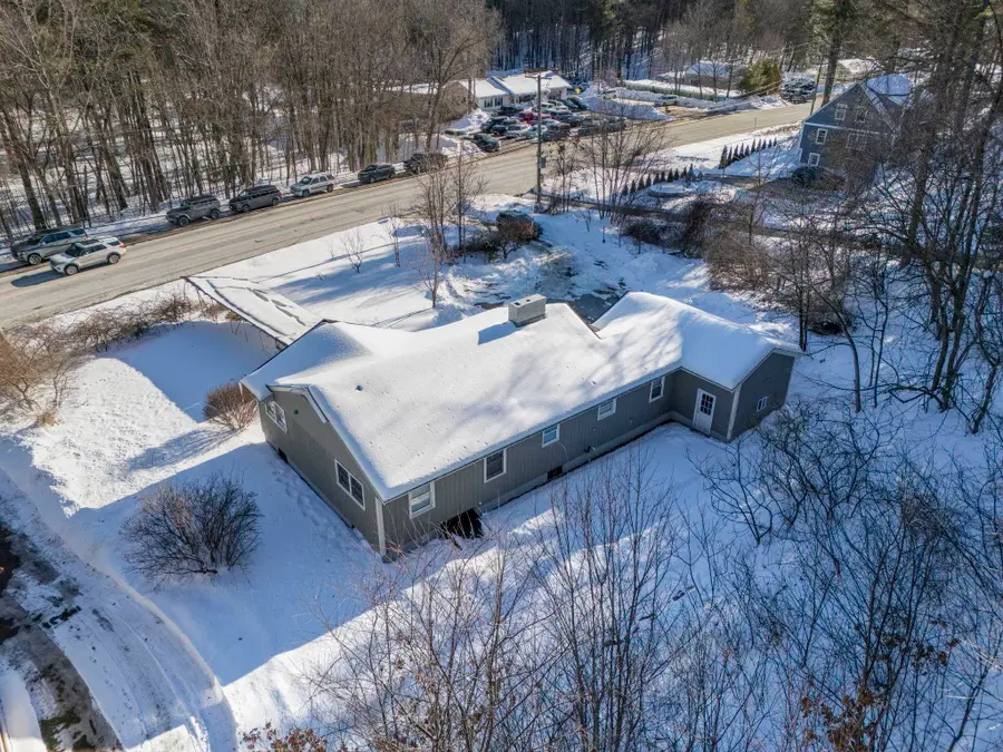 32 Chester Road, Derry, NH 03038 - Image #3