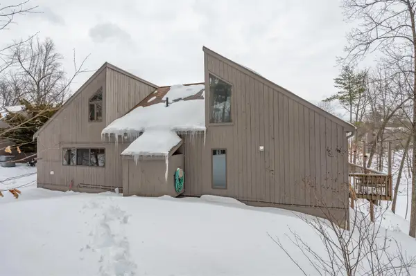 44 Coburn Woods Avenue, Nashua, NH 03063