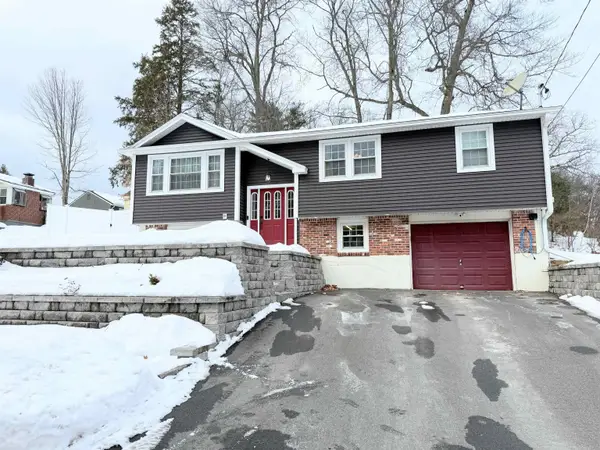 15 Dover Street, Nashua, NH 03063