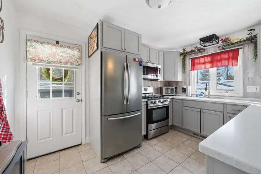 7 Oak Street, Allenstown, NH 03275 - #3