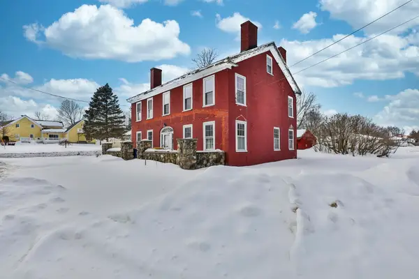 32 Main Street, Plaistow, NH 03865