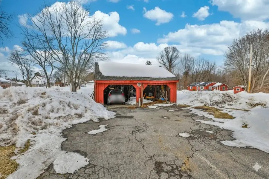 32 Main Street, Plaistow, NH 03865 - #3