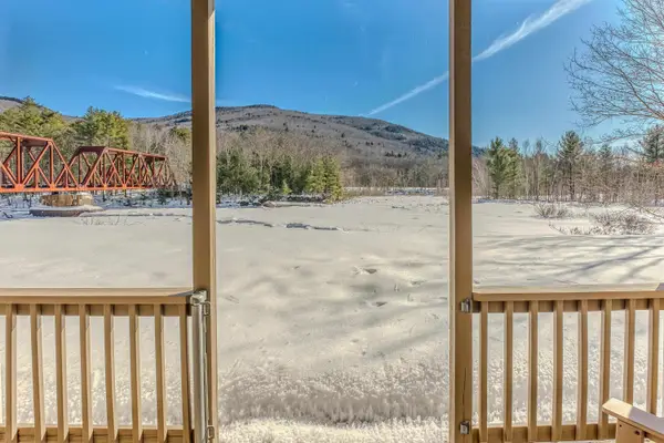 20 Crossing Drive #104, Woodstock, NH 03293