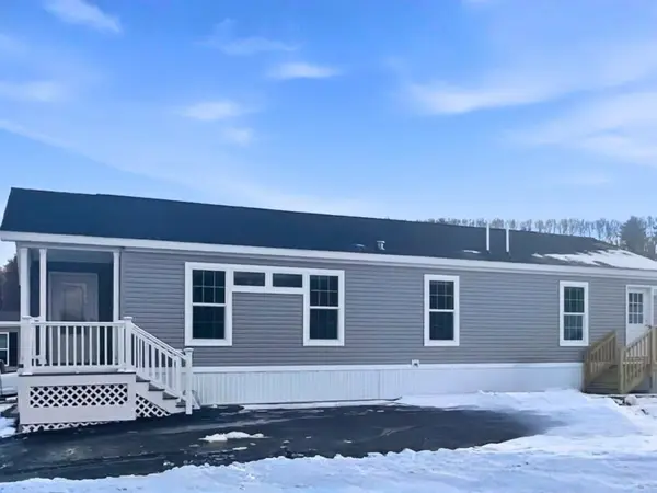 24 Adder Lane, Seabrook, NH 03874
