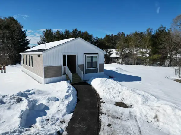 21 Shawn Avenue, Nashua, NH 03062