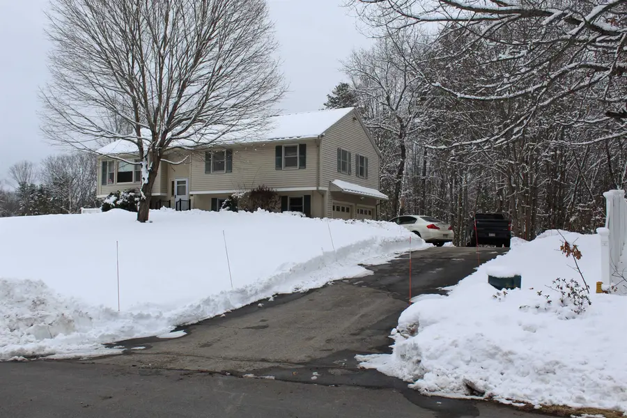 16 Towne Drive, Derry, NH 03038 - #3