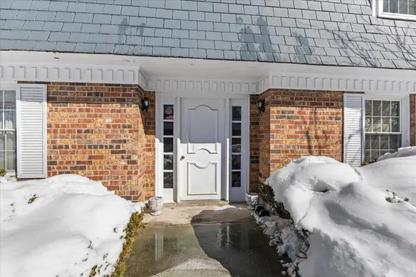 125 Kennedy Drive #3, South Burlington, VT 05403