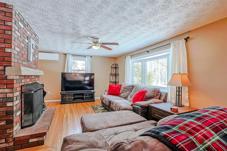 27 Farmer Road, Merrimack, NH 03054 - #2