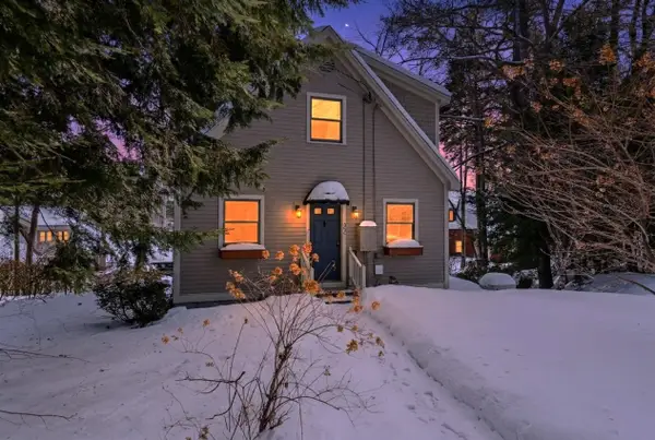 22 Crescent Lane, Hebron, NH 03241