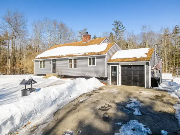 74 Royal Range Road, Sandown, NH 03873