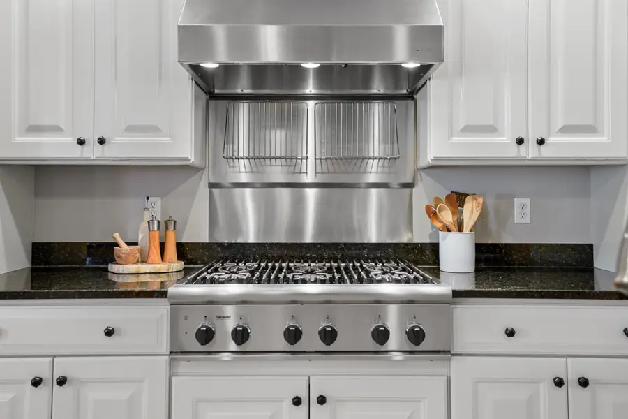 16 Gowing Lane, Amherst, NH 03031 - #2