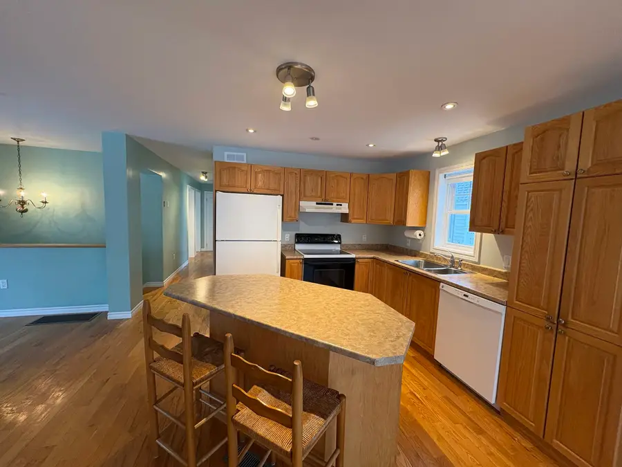 78 PEMBROKE Street, Seabrook, NH 03874 - #3