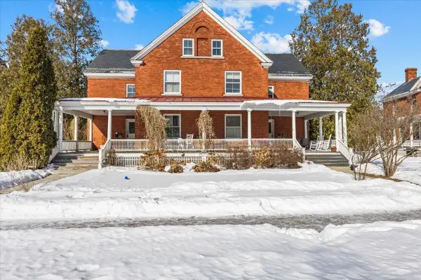 404 Dalton Drive, Colchester, VT 05495