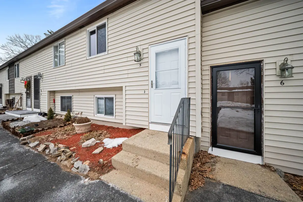 905 Mammoth Road, Manchester, NH 03104 - #1