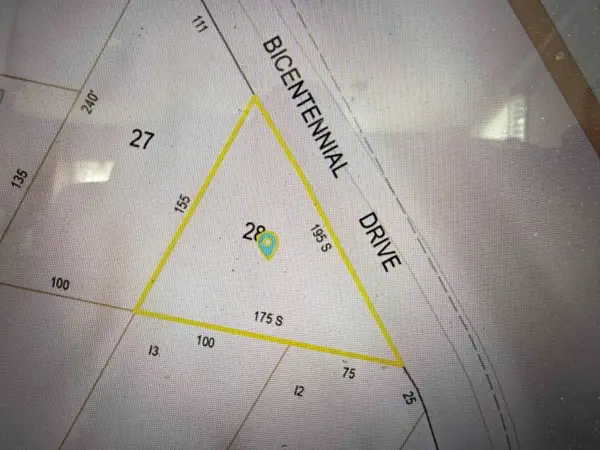 142 BICENTENNIAL Drive, Hooksett, NH 03106