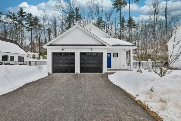 11 Pendleton Farms Lane, Amherst, NH 03031