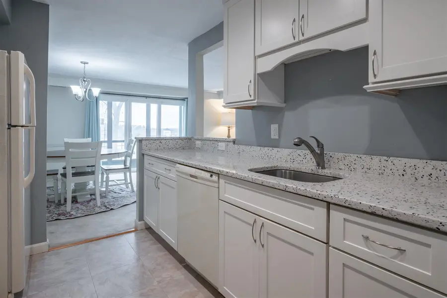 33 Spit Brook Road #A2, Nashua, NH 03060 - #3