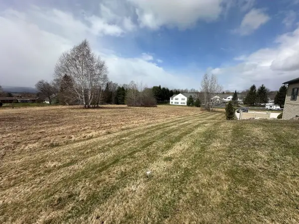 10 General Wing Road, Rutland City, VT 05701