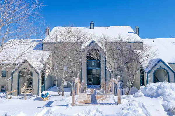 35 White Loop #B101, Ludlow, VT 05149