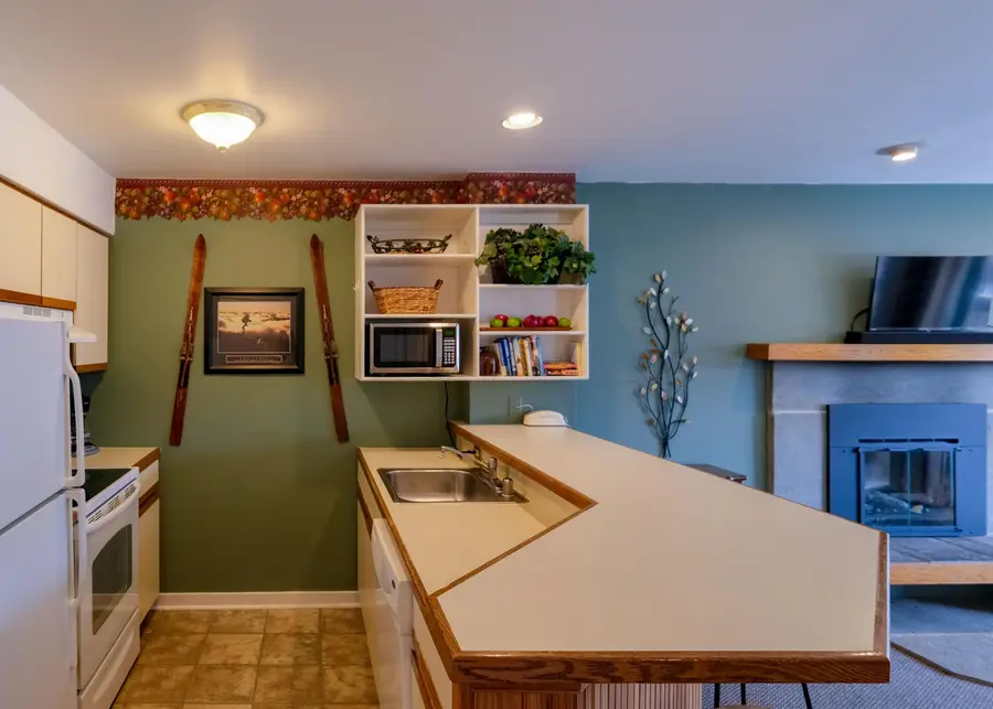 318 Mountain Road #A304, Ludlow, VT 05149 - #3