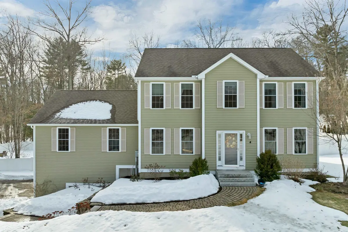 4 Heron Drive, Litchfield, NH 03052 - #1