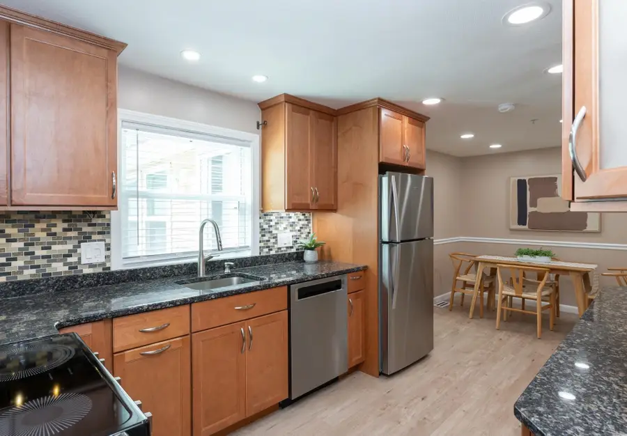 8 Ridgeview Avenue, Salem, NH 03079 - #2