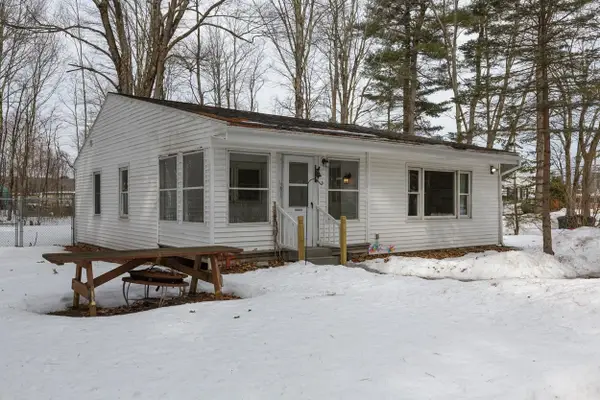 81 Village Street, Concord, NH 03303