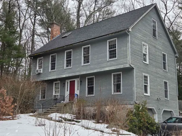 6 Finch Circle, Londonderry, NH 03053