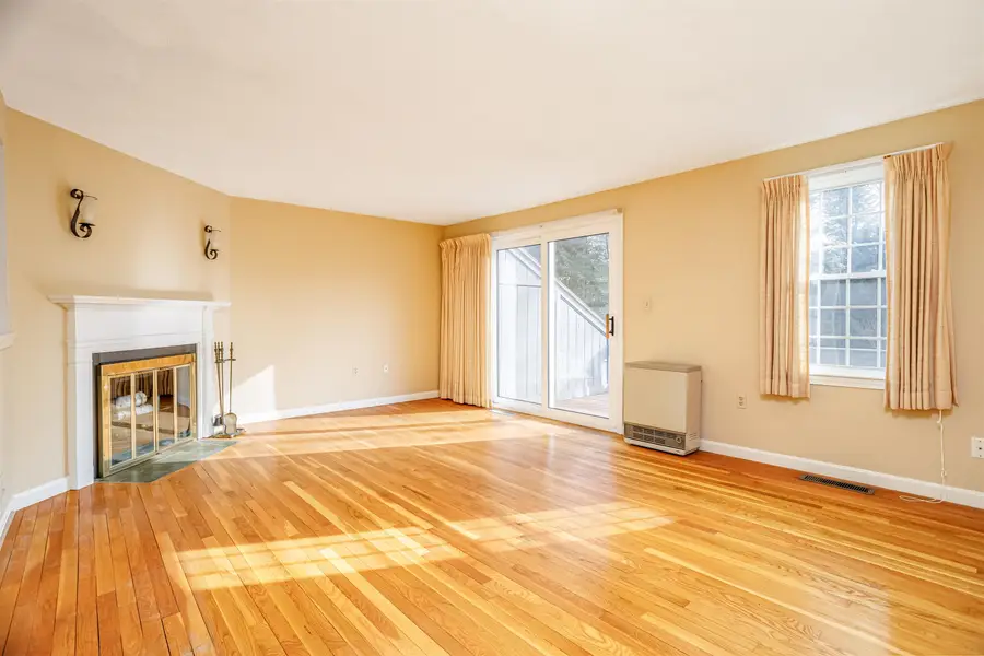 9 Governor Square, Peterborough, NH 03458 - #2