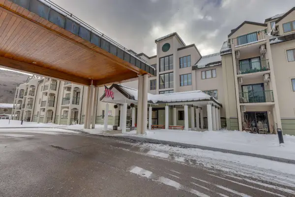 48 Cooper Memorial Drive #413, Lincoln, NH 03251