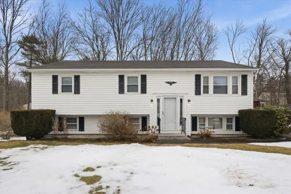 8 Harvest Drive, Hooksett, NH 03106