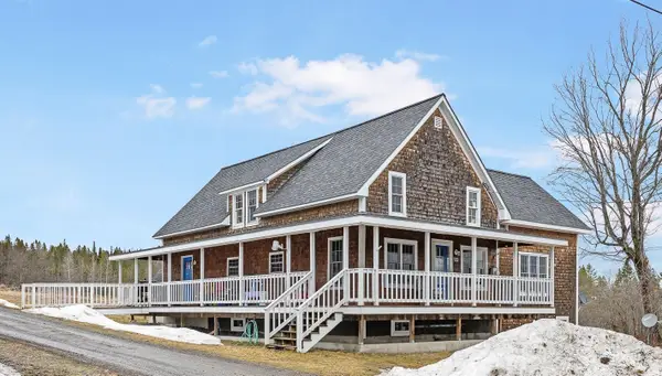 3022 Canaan Hill Road, Canaan, VT 05903