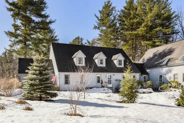5 Glengarry Drive, Stratham, NH 03885