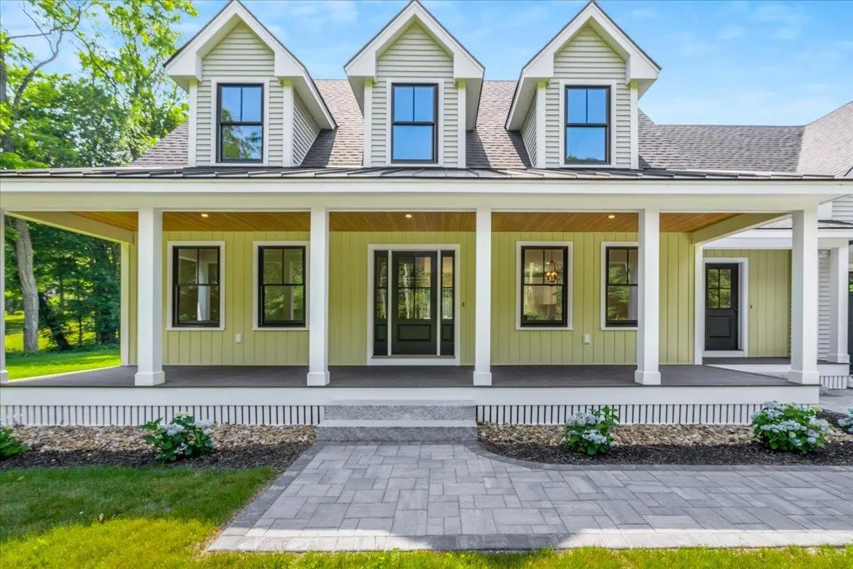 195 Amesbury Road, Kensington, NH 03833 - #1