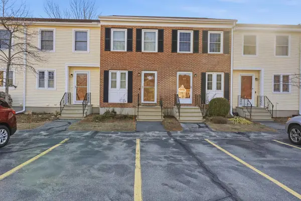 214 Fox Hollow Way, Manchester, NH 03104