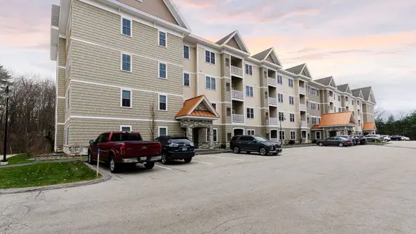 2 Henry David Drive #207, Nashua, NH 03062