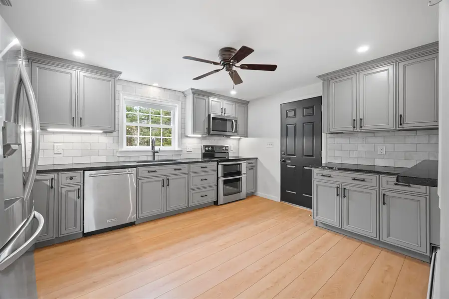 18 Shannon Way, Brentwood, NH 03833 - #3