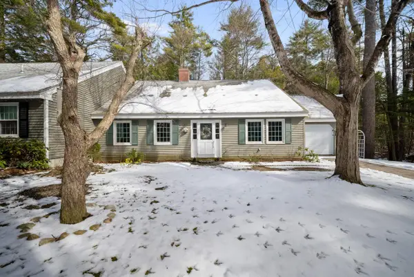 12 Laurel Circle, Wolfeboro, NH 03894
