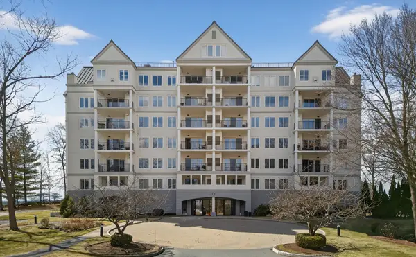 12 Mountain Laurels Drive #204, Nashua, NH 03062