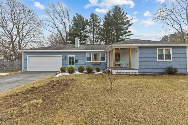 21 Cross Parkway, Burlington, VT 05408