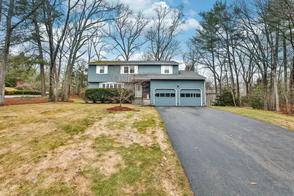 77 Dunbarton Drive, Nashua, NH 03063