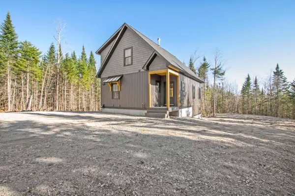 131 Mountain View Road, Stark, NH 03582