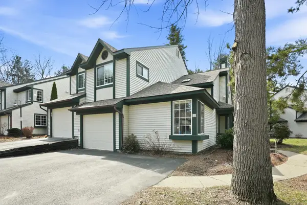 36 Lake Forest Drive, Burlington, VT 05401