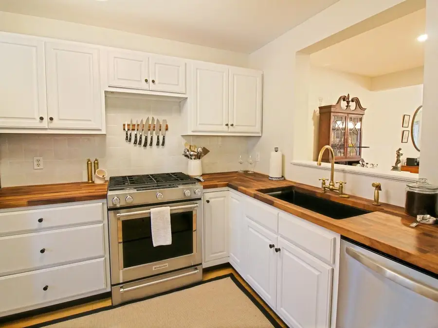 29 Abbey Road, Williston, VT 05495 - #3